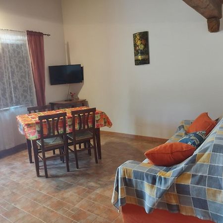Agriturismo Le Cascine Castel di Tora Dış mekan fotoğraf
