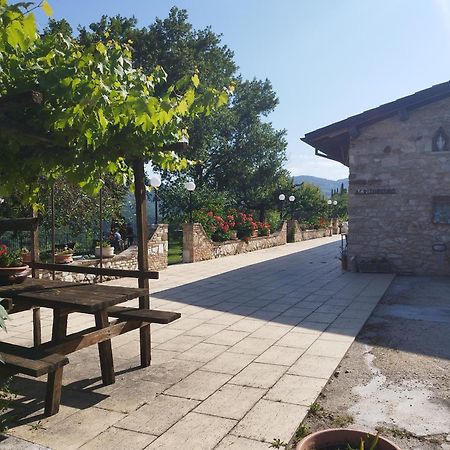 Agriturismo Le Cascine Castel di Tora Dış mekan fotoğraf