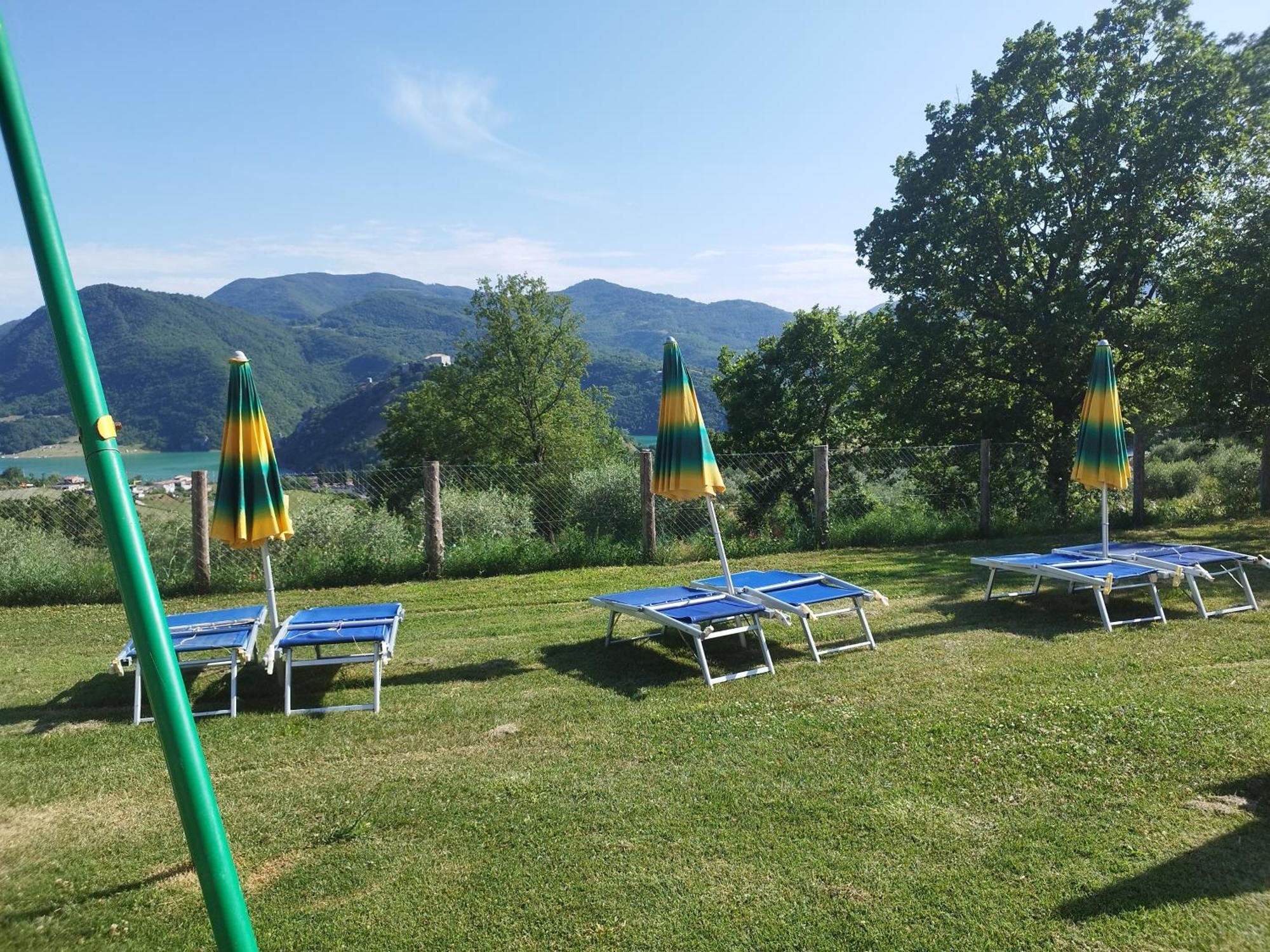 Agriturismo Le Cascine Castel di Tora Dış mekan fotoğraf