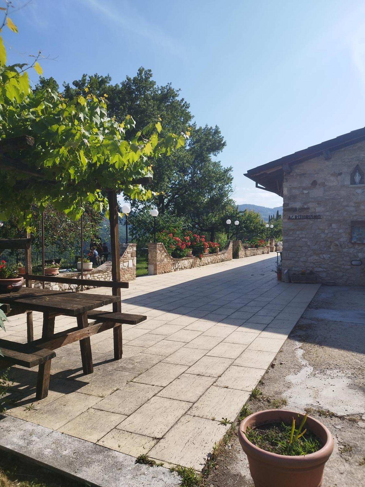 Agriturismo Le Cascine Castel di Tora Dış mekan fotoğraf