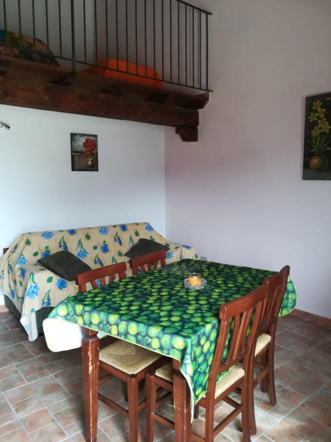 Agriturismo Le Cascine Castel di Tora Dış mekan fotoğraf
