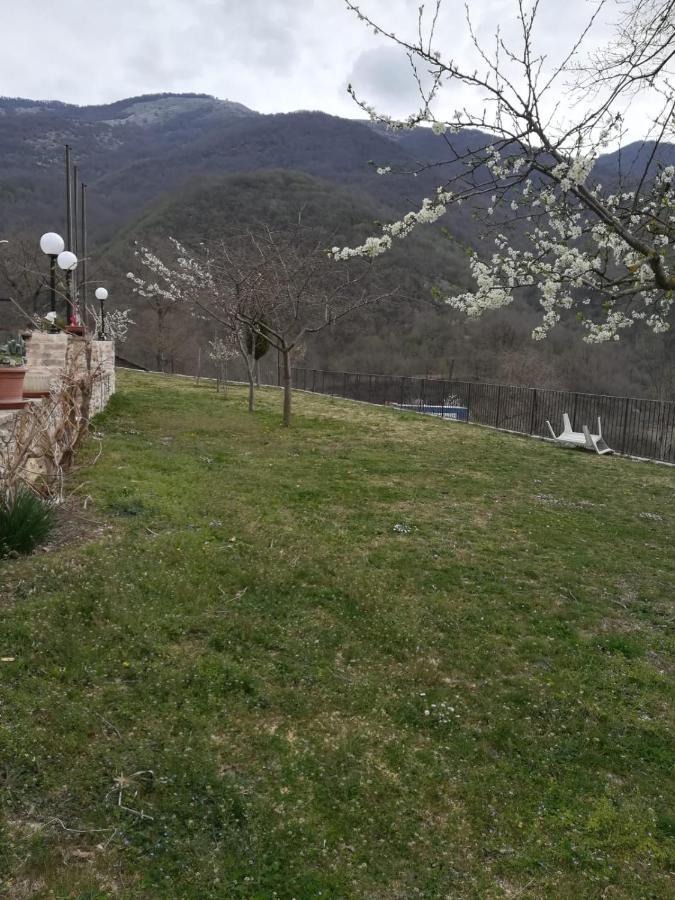 Agriturismo Le Cascine Castel di Tora Dış mekan fotoğraf